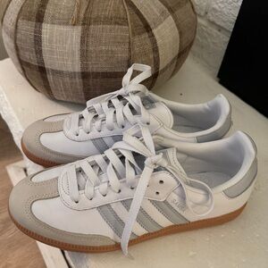 Adidas Samba women’s size 7